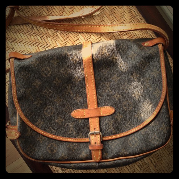 📌SOLD📌 LV and Dooney & Bourke as bundle.