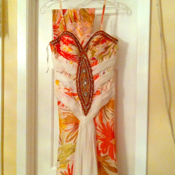 Floral print size 6 special occasion with l tail - Picture 1 of 4