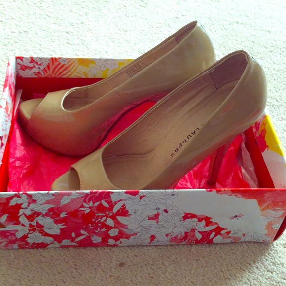 Chinese Laundry Nude Pump- 8.5