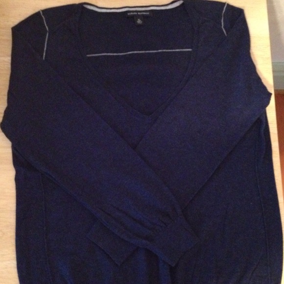 ❌SOLD XL Banana Republic navy deep v sweater.