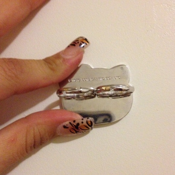 Hello kitty ring 💟 - Picture 2 of 2