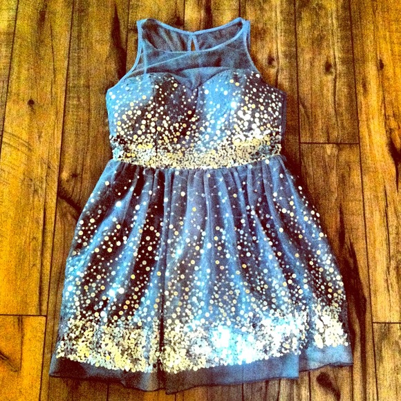 Stunning silver sparkly dress!