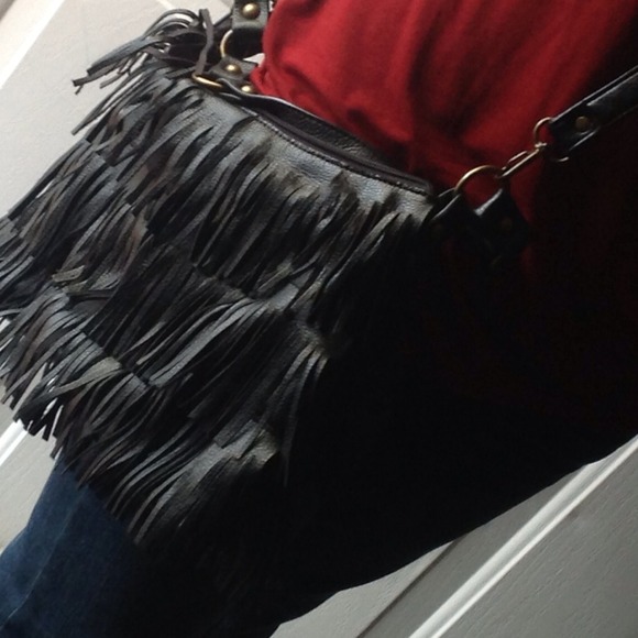 🎈🎈🎈SOLD!!!🎈🎈🎈Black fringe cross body