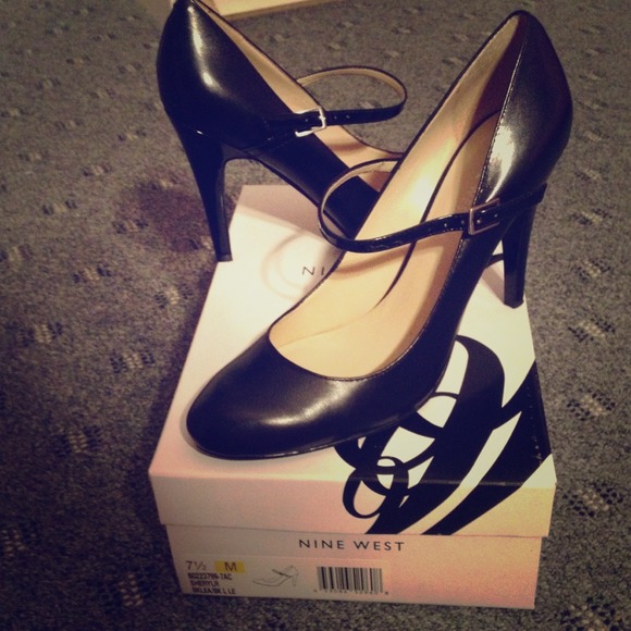 7.5 Nine West Mary Jane