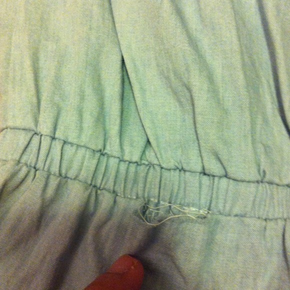 New pant suit. A little bit damage follow the Pic. - Picture 3 of 3