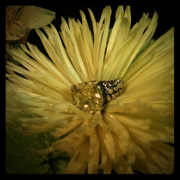 Silver Filigree Ring with Yellow Stone - Picture 1 of 4