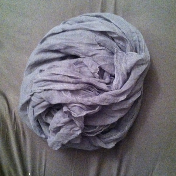 ❌SOLD❌Grey scarf