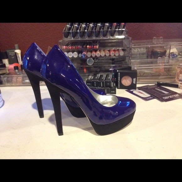 Shoedazzle heels