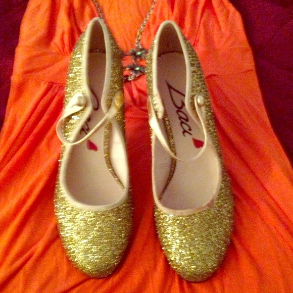 Sparkly gold 1920's heels
