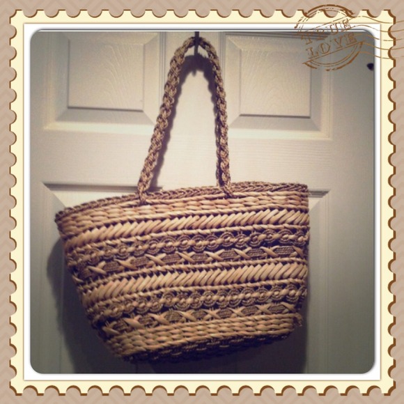 GIFTED πHP x2π π¨CLEARANCEπ¨ Straw tote - Picture 2 of 3