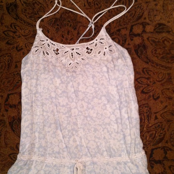 💢REDUCED 💢baby blue and whit summer dress - Picture 2 of 3