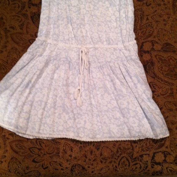 💢REDUCED 💢baby blue and whit summer dress - Picture 3 of 3