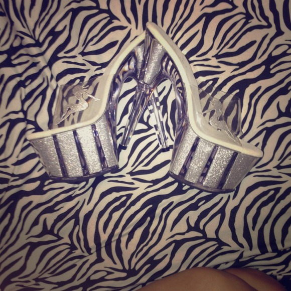 Shoes - Stripper heels ! 😉