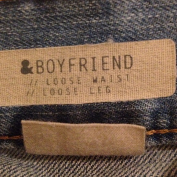 Distressed Boyfriend jean