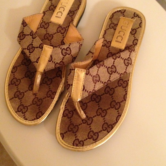 Authentic Gucci flip flops 🎯🎯🎯for ktjennings!!!