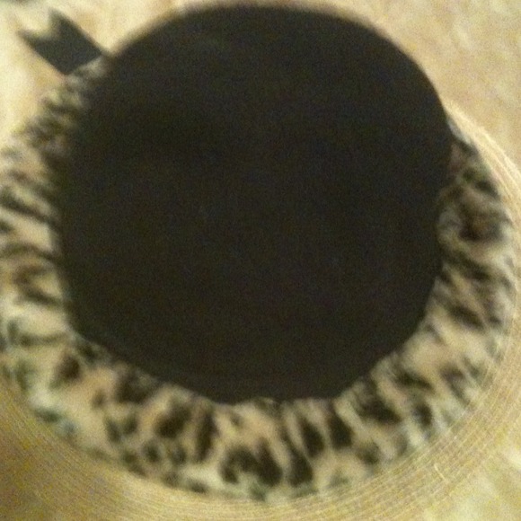Black and  faux fur rim