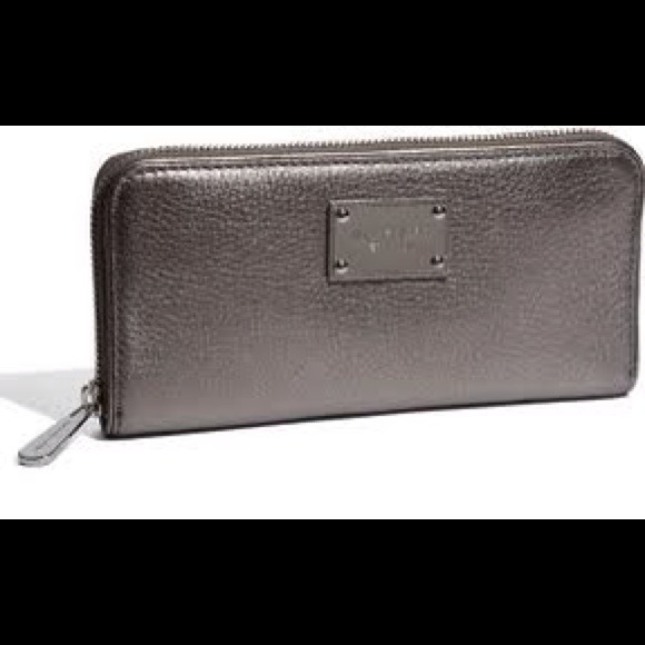 ***Sold***Authentic Michael Kors Jet Set wallet
