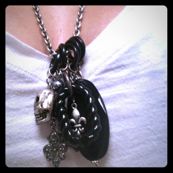 Rocker skull necklace... One of my faves