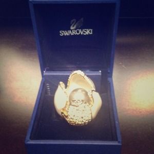 GORGEOUS Swarovski lime light cocktail ring.