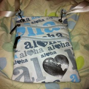 SOLD!! Island Chíc Crossbody Bag