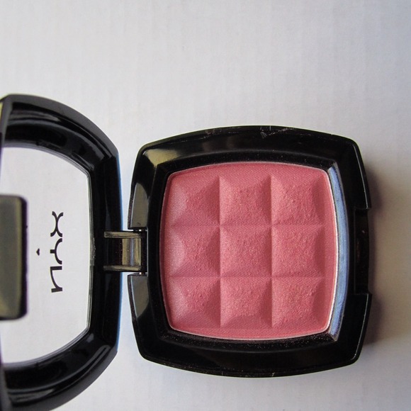 NYX blush in Summer Peach - Picture 2 of 3