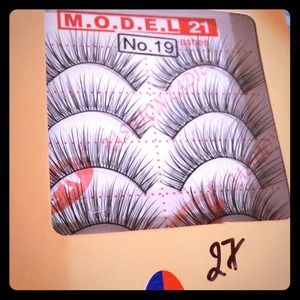 Fake eyelashes