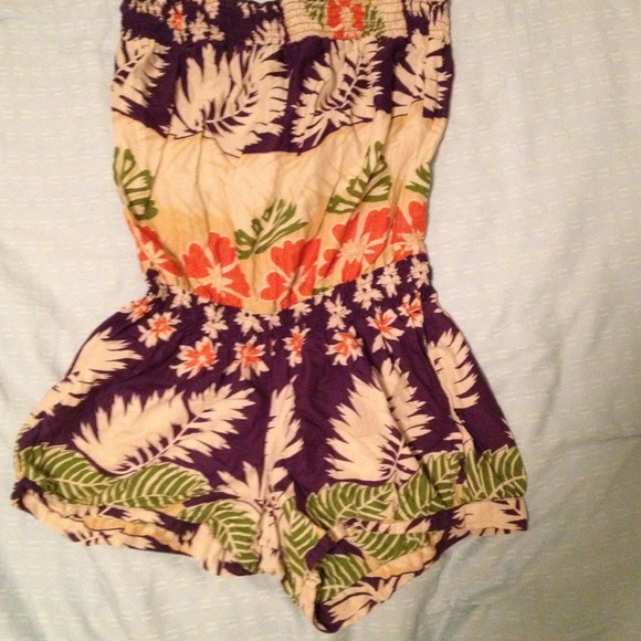 Hold!!!   Romper