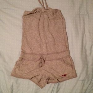 ⬇Hold⬇Hollister romper