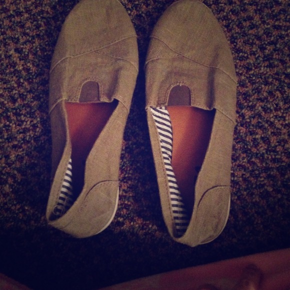Soda shoes (similar to toms)
