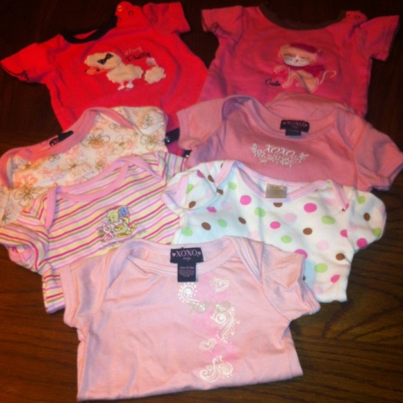 🌹SOLD🌹7 baby girl onesies or shirts 3 months