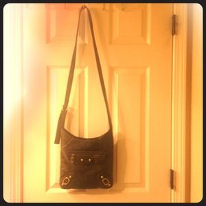 Long strapped purse! Dark olive green!