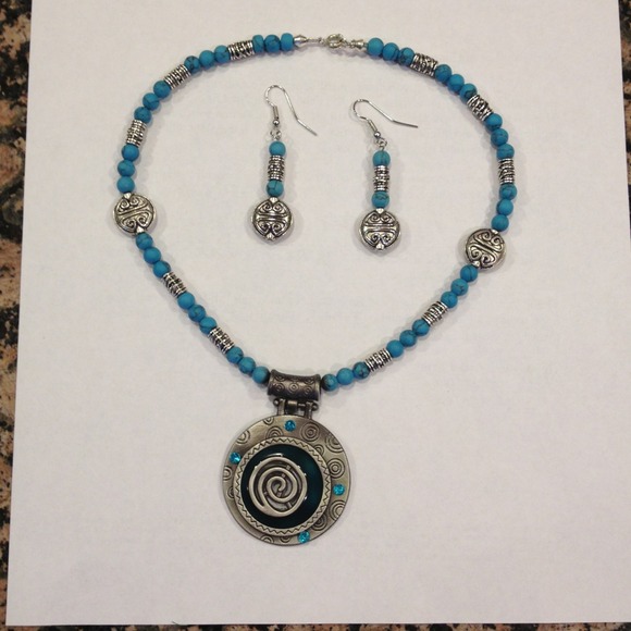 Necklace and earring set