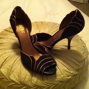 BCBG Paris Brown Swede Pump Shoes