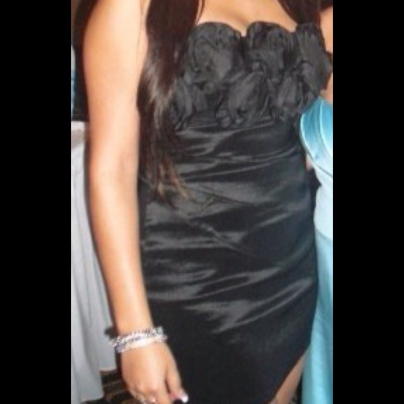 🚫SOLD w/ Bundle🚫Cute Black Dress