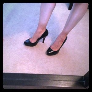 Steven by Steve Madden black pumps