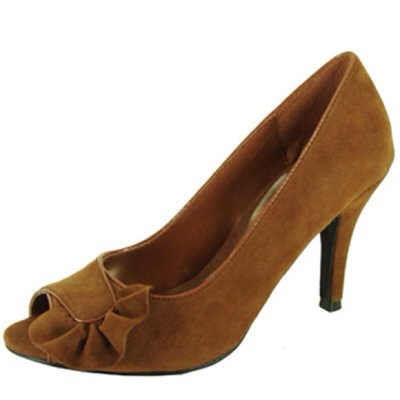Qupid - Camel Velvet Pump