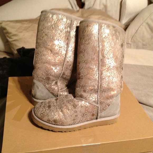UGG Australia grey/silver/rose gold boots