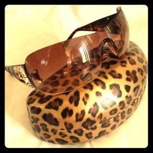 Brown authentic Guess