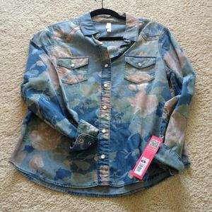 Xhilaration (target brand) rose print shirt. NEW!!