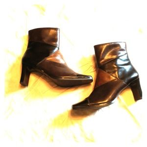 **Reduced** Brown boots