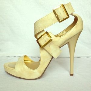 Michael Antonio open toe cream and gold stiletto