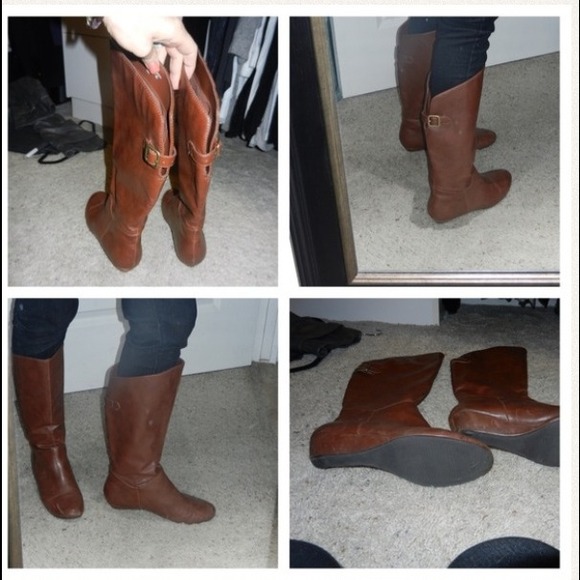 Brown wedge boot