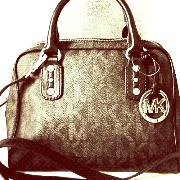 SOLD!!!Brand new 10" bag MICHAEL KORS