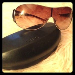 REDUCED  PRICE, Prada Aviators!