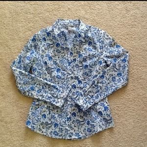 H&M white and blue floral print shirt