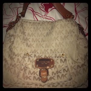 Michael kors large signature collection