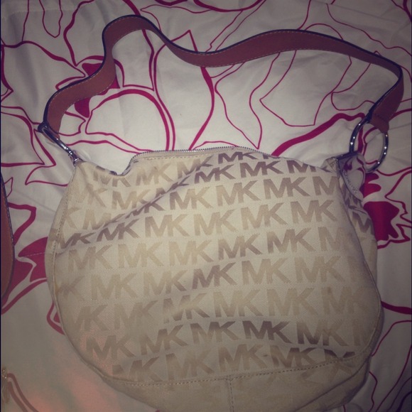 JUST REDUCED Michael kors med signature collection