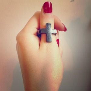 Cross Ring sz 8