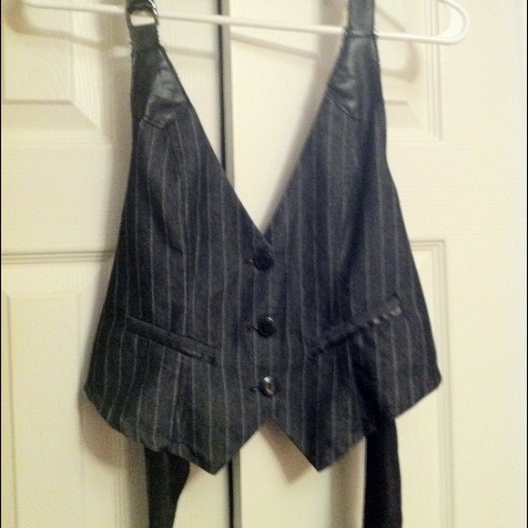 Black n striped vest