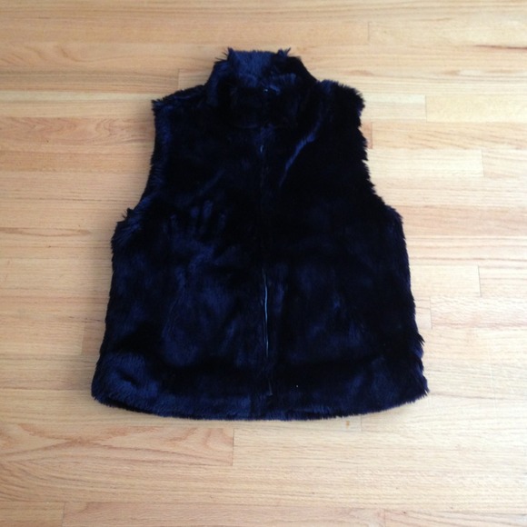 REDUCEDNWOTs Black Faux Mink Vest - Picture 2 of 2
